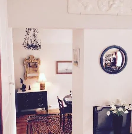 Апартаменты Dupleix 75m2 Sur Cour Arboree Париж