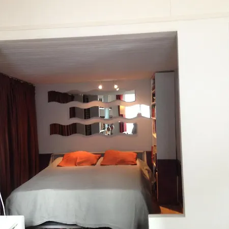 Daire Dupleix 75m2 Sur Cour Arboree