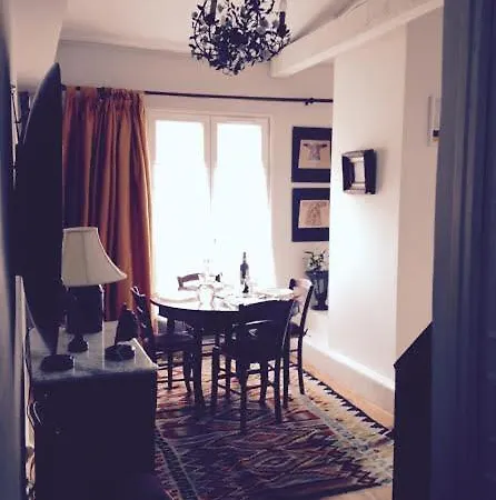 Апартаменты Dupleix 75m2 Sur Cour Arboree